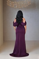 فستان بنفسجي أوف شولدر مطرّز بتصميم فخم