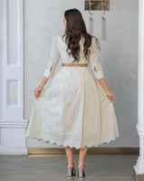 فستان كلاسيكي أنيق