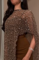 جمبسوت بني غامق بتصميم أنيق مع شال شبكي لامع