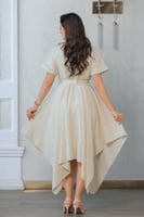 فستان كلاسيكي قميصي مزين بتطريز زهري أنيق