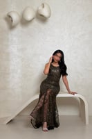 فستان سهرة زيتي غامق مطرز بلمعة ودانتيل فاخر