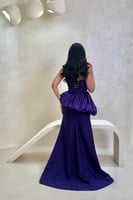 فستان نيلي بنفسجي بتصميم توب منفوش عند الخصر