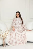 فستان مشجر أبيض مزين بالدانتيل