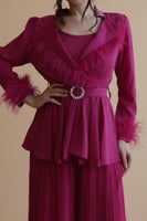 افرول واسع بريش عند الصدر وحزام كريستال