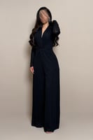 جمبسوت اسود أنيق بقصة خصر محددة