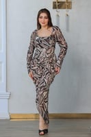 فستان أنيق طويل بأكمام طويلة بتصميم مستوحى من نقشة...