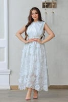 فستان فاخر أنيق يجمع بين الفخامة والرقي