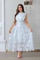 فستان فاخر أنيق يجمع بين الفخامة والرقي