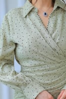 فستان كلاسيكي عصري بأكمام طويلة وياقة قميص