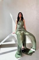 فستان ناعم زيتي بكسرات