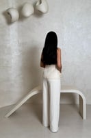 طقم أوف وايت بتطريز يدوي فاخر