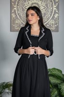 فستان كريب بجاكيت مزين بفصوص وحزام