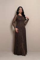 فستان بني طويل أنيق من مليحة