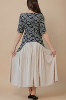 فستان أنيق يجمع بين الطابع الكلاسيكي واللمسة العصر...