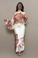 فستان بيج بطبعات فنية مع شيفون انسيابي