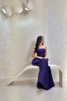 فستان نيلي بنفسجي بتصميم توب منفوش عند الخصر