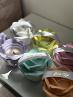 شمعة بقالب زهرة جبسية