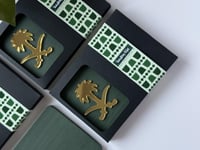 كوستر قهوة مع الشعار