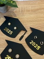 توزيعات كرت قبعة التخرج مع حلق