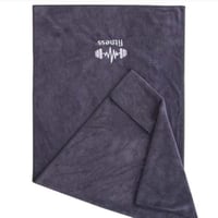 منشفه رياضيه باللون الرمادي