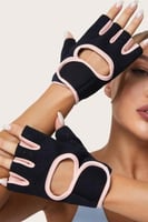 بكج إكسسوارات باللون الوردي