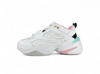 حذاء رياضي نايك باللون الابيض والوردي