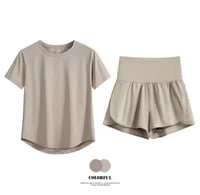 لبس رياضي نسائي