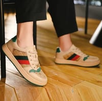 حذاء نسائي رياضي