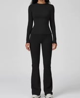 ملابس رياضيه نسائيه