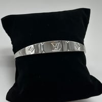 سوارة لويس فيتون ستيل فضي 1