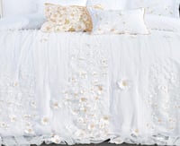 مفرش عرائس نيارة قطن 100% تطريز ورد 10 قطع ابيض مط...