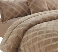 مفرش شتوي فلانيل محفور مربعات كانون مزدوج 7 قطع بي...