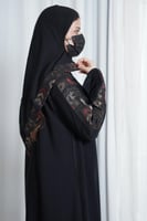 عبايه المها احمر