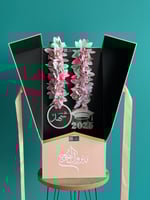 عقد تخرج ورد صناعي مع بكس مميز