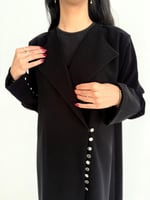 حنان | بقماش الكريب الاندونيسي مع ازارير امامية وع...