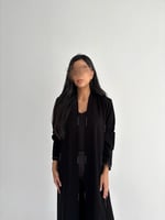 الصيت | بقماش الكريب الاندونيسي الأسود مع لمسات لو...