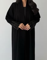 عباية كريب إندونيسي سوداء بتطريز زيتي