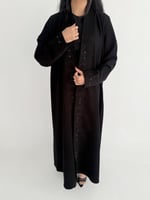 عباية صيفية كريب إندونيسي مع تطريز ولمسات لولو