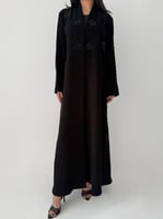 الرزانة | بقماش كريب اندونيسي اسود مع شك وردات