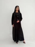 اللؤلؤة | بقماش رويال اسود مع ازرارين امامية نص كل...