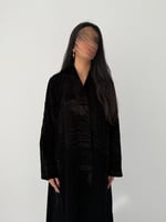 عباية شتوية مخمل بتطريز وقصة جاكت