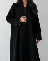 عباية كريب إندونيسي سوداء بتطريز زيتي