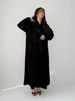 عباية شتوية مخمل بتطريز وقصة جاكت