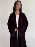 سجى | عباية شتوية مخمل عنابي كم مربع تطريز