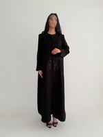 عباية صيفية كريب إندونيسي بتطريز على الياقة والأكم...