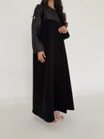 هناء | عباية صيفية كريب إندونيسي مع ترتر على الصدر...