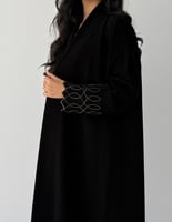 عباية كريب إندونيسي سوداء بتطريز زيتي