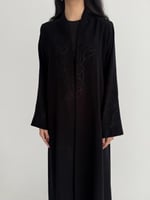 عباية صيفية كريب إندونيسي بتطريز على الياقة والأكم...