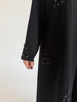 نجد | عباية صيفية كريب إندونيسي بتخريم ورق