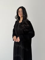 عباية كريب إندونيسي مطرزة – أسود أنيق بنص كلوش